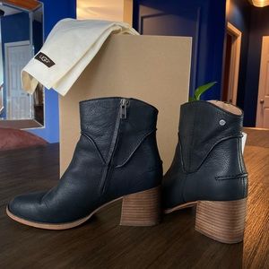 UGG ANNIE LEATHER SHOE BOOT, Size 9